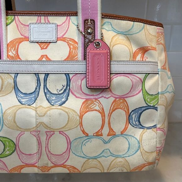 Coach Bag Purse Handbag Hampton Scribble Signature Logo Multicolor Tote Bag - Picture 4 of 16